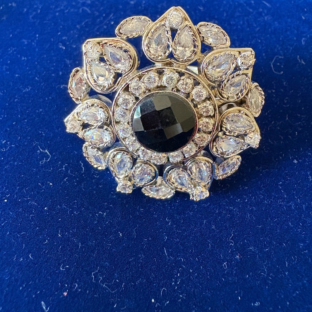 Elegant Silver and Black Women's ring